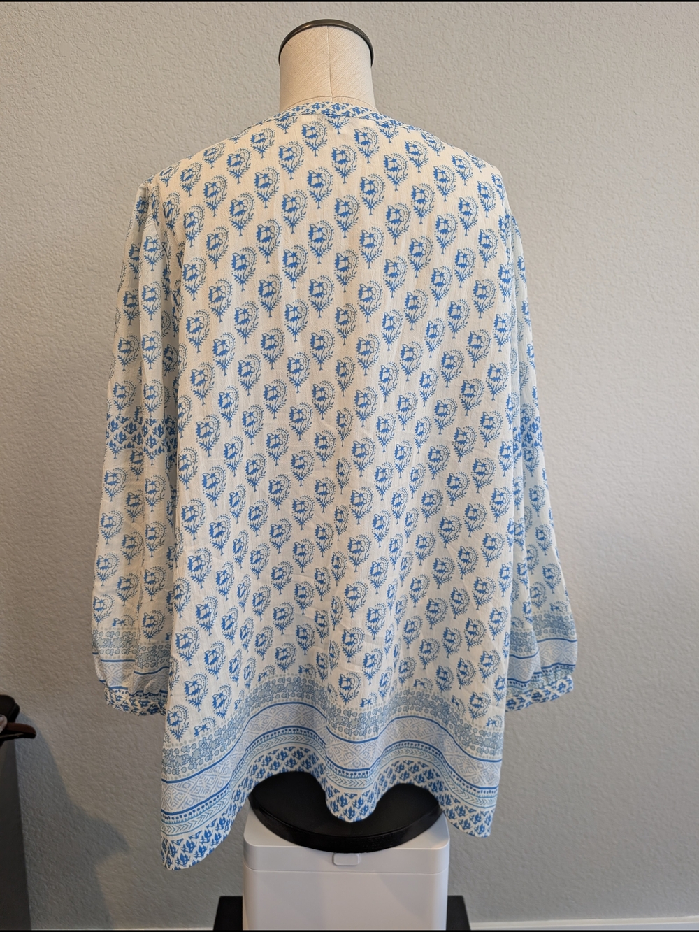 Rose & Olive Sz 1X Blue Floral Print Tunic Top Boho Cottagecore Pattern - Picture 3 of 4